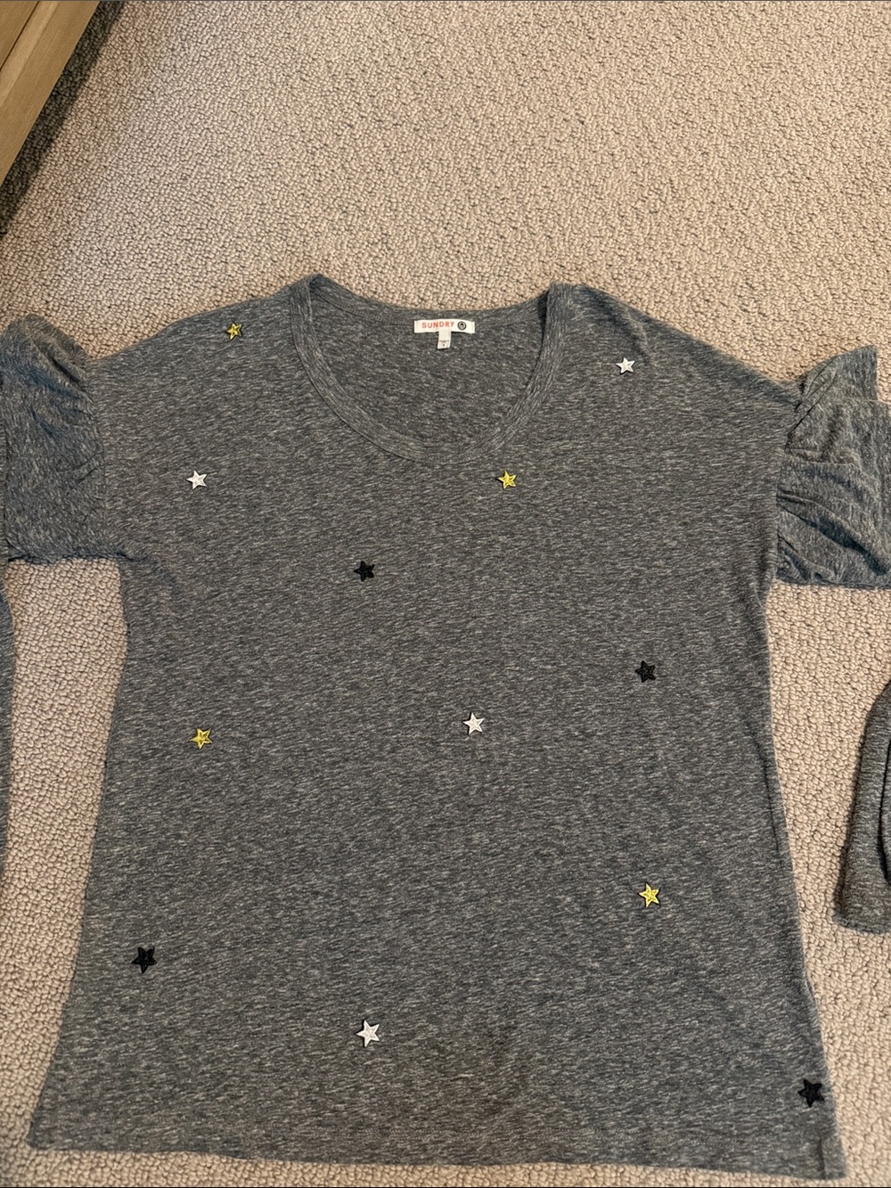 Sundry Gray Star Appliqué Long Sleeve Tee size 1 like an XS